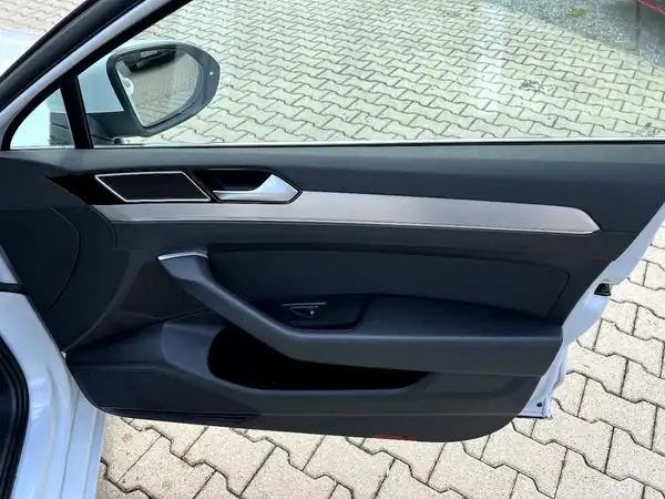 VW PASSAT VARIANT (21/29)