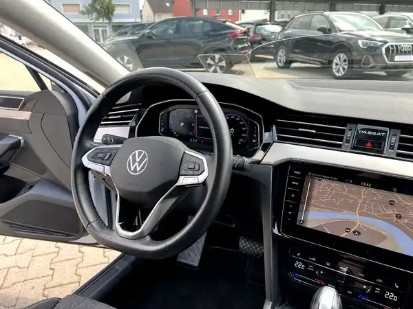 VW PASSAT VARIANT (28/29)