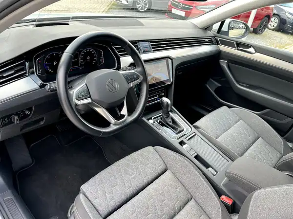 VW PASSAT VARIANT (10/29)