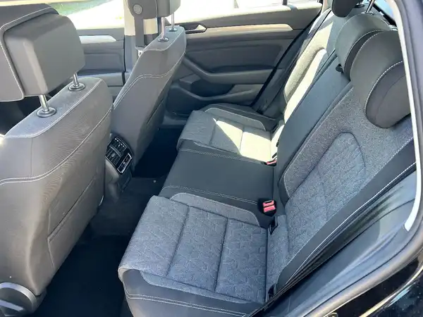 VW PASSAT VARIANT (12/28)