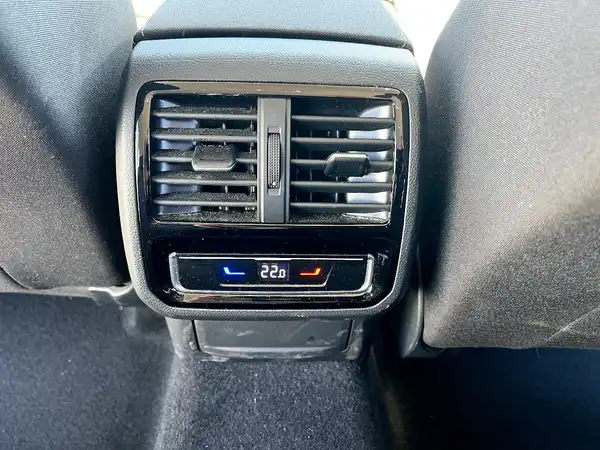 VW PASSAT VARIANT (17/28)
