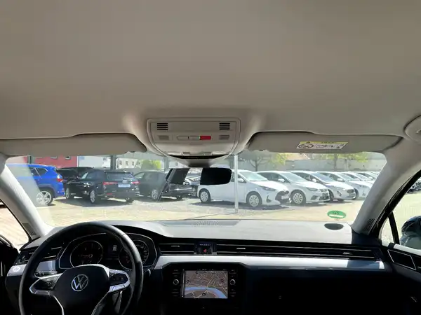 VW PASSAT VARIANT (19/28)
