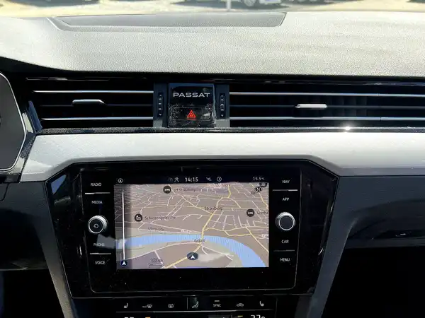 VW PASSAT VARIANT (26/28)
