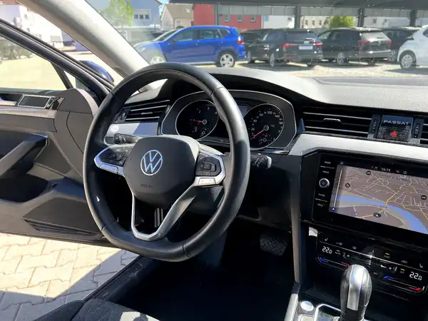 VW PASSAT VARIANT (27/28)
