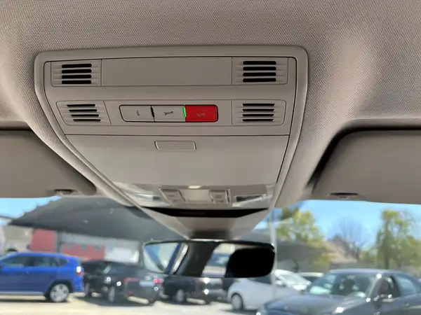 VW PASSAT VARIANT (28/28)
