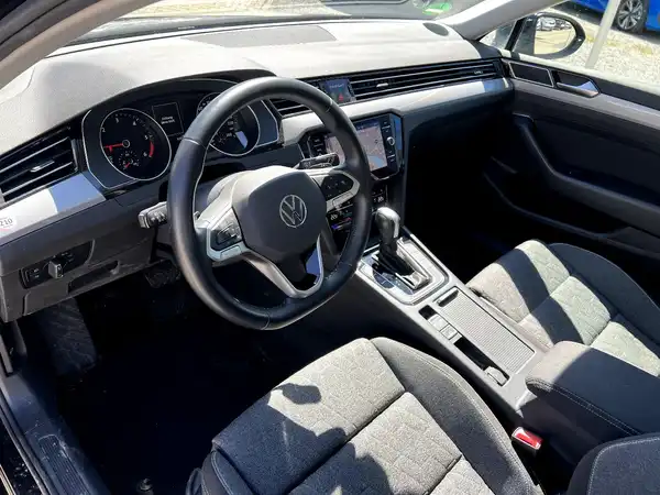 VW PASSAT VARIANT (9/28)