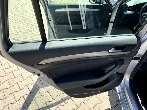 VW PASSAT VARIANT (11/26)