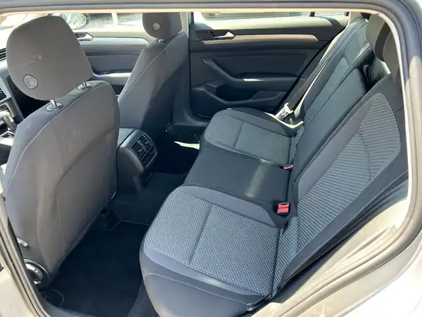 VW PASSAT VARIANT (12/26)