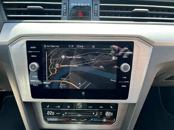 VW PASSAT VARIANT (25/26)