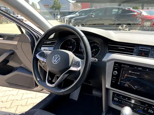 VW PASSAT VARIANT (26/26)