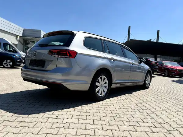 VW PASSAT VARIANT (4/26)