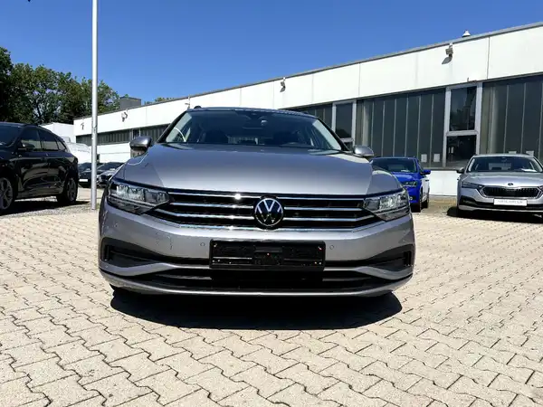 VW PASSAT VARIANT (5/26)