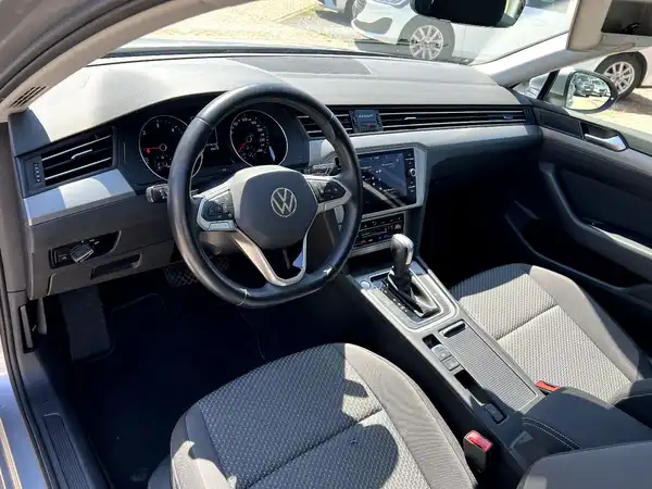 VW PASSAT VARIANT (9/26)