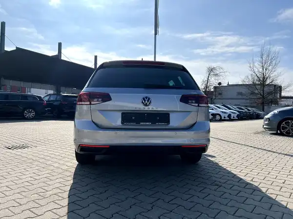 VW PASSAT VARIANT (3/26)
