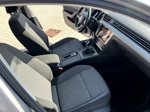 VW PASSAT VARIANT (21/26)