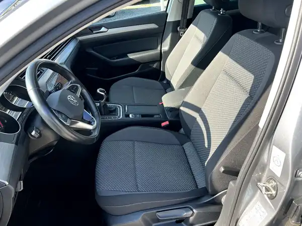 VW PASSAT VARIANT (8/26)