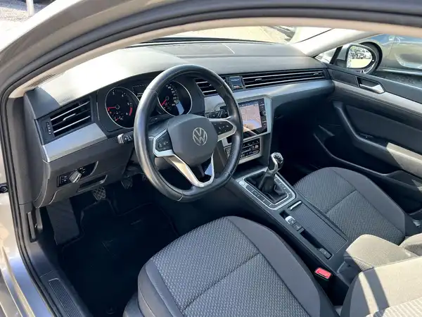 VW PASSAT VARIANT (9/26)