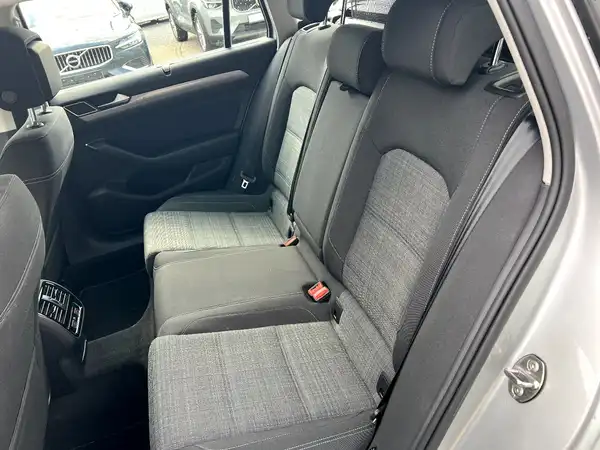 VW PASSAT VARIANT (13/28)