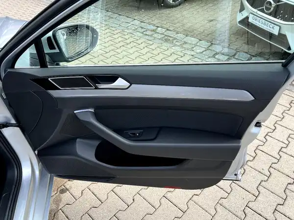 VW PASSAT VARIANT (20/28)