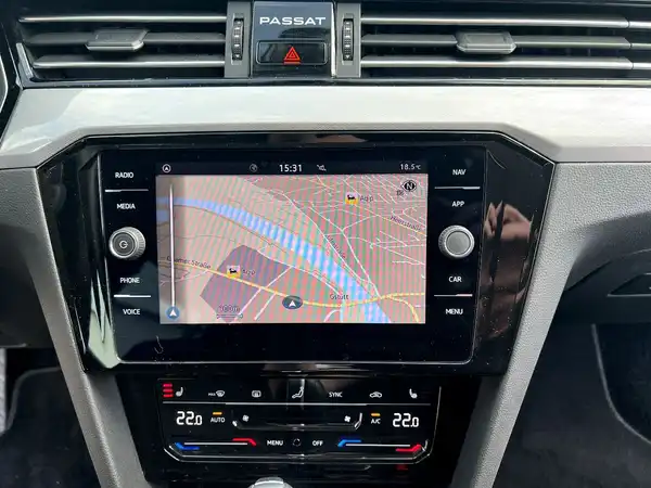 VW PASSAT VARIANT (26/28)