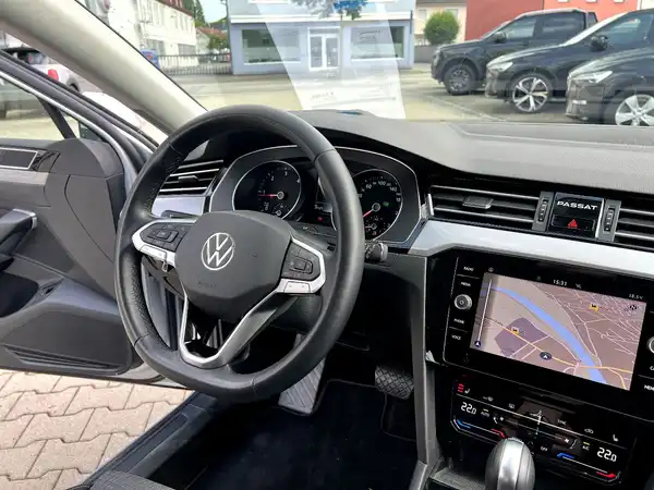 VW PASSAT VARIANT (27/28)