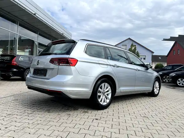 VW PASSAT VARIANT (4/28)