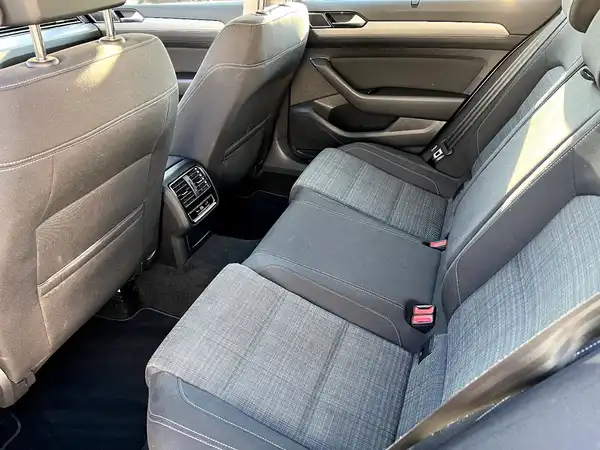 VW PASSAT VARIANT (12/28)