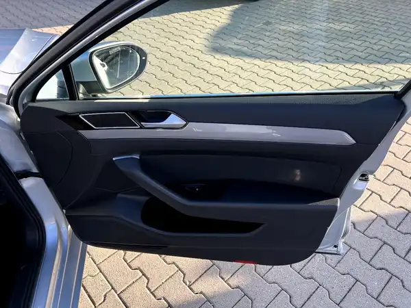 VW PASSAT VARIANT (20/28)