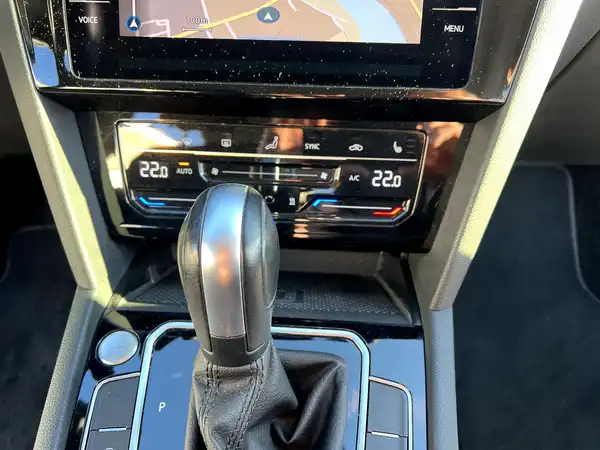 VW PASSAT VARIANT (25/28)