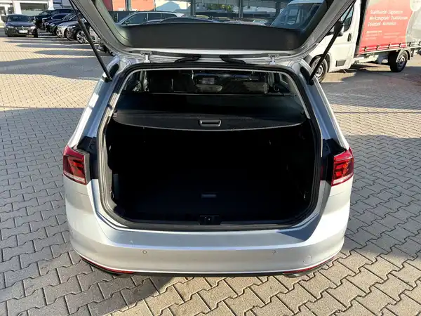 VW PASSAT VARIANT (7/28)