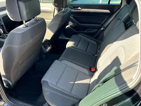 VW PASSAT VARIANT (12/27)