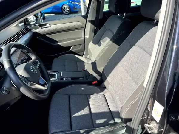 VW PASSAT VARIANT (8/27)