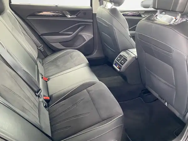 VW PASSAT VARIANT (13/21)