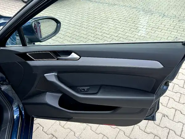 VW PASSAT VARIANT (21/29)