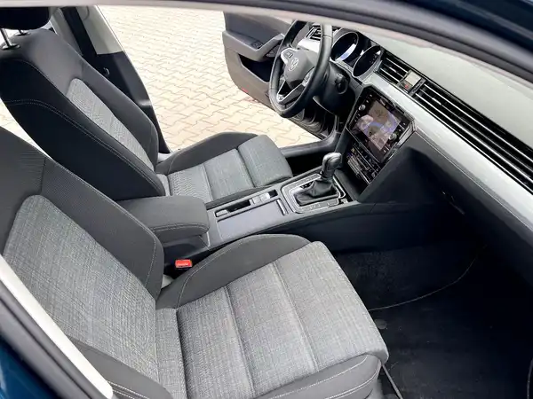 VW PASSAT VARIANT (22/29)