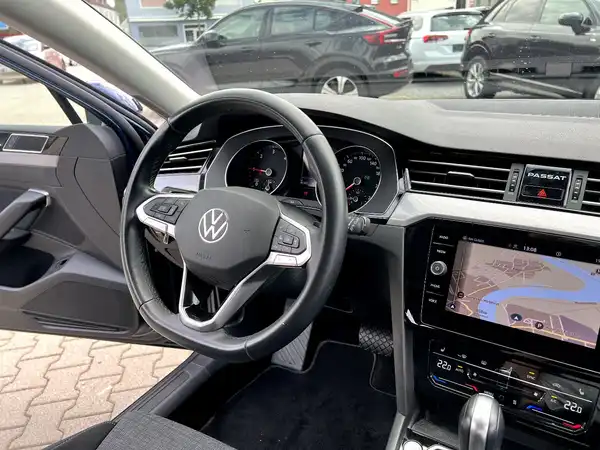 VW PASSAT VARIANT (28/29)