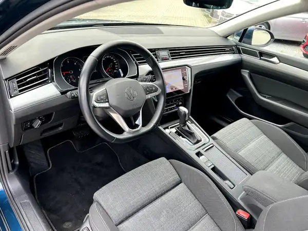 VW PASSAT VARIANT (10/29)