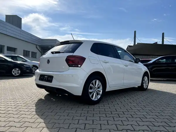 VW POLO (4/26)