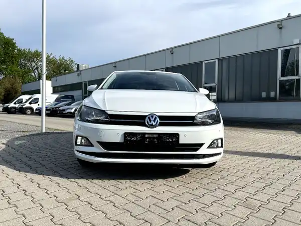 VW POLO (6/26)