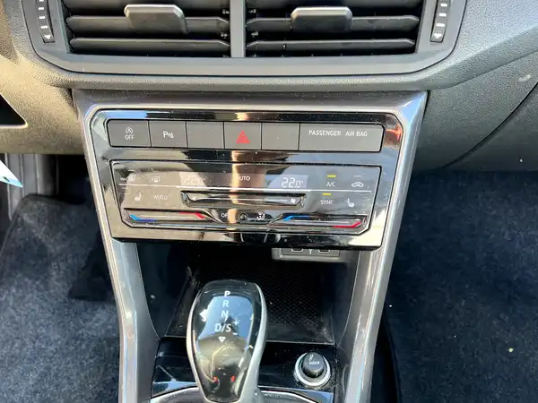 VW T-CROSS (23/26)