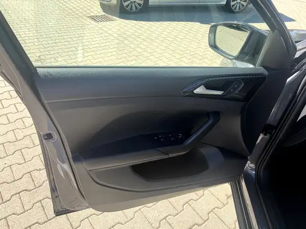 VW T-CROSS (9/26)