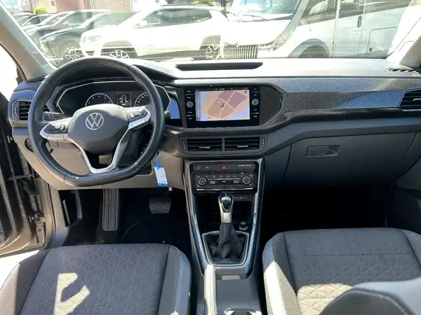 VW T-CROSS (18/27)