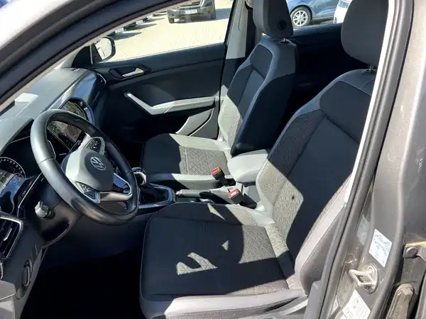 VW T-CROSS (8/27)