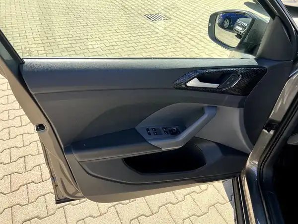 VW T-CROSS (10/27)