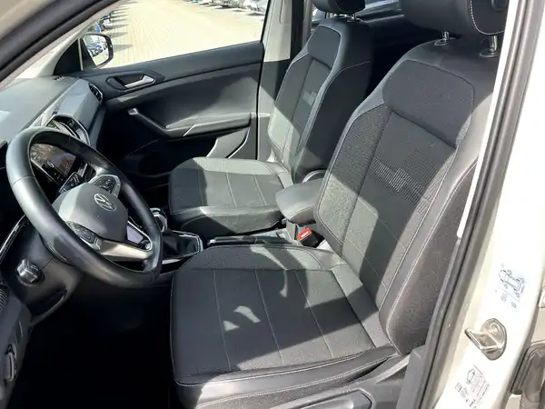 VW T-CROSS (8/27)