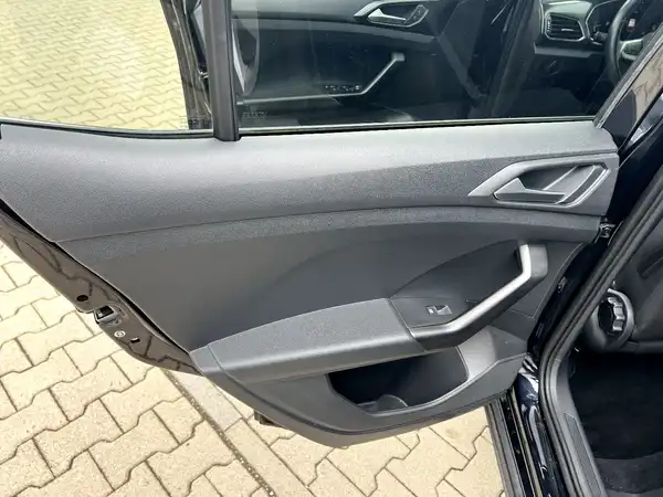 VW T-CROSS (11/27)