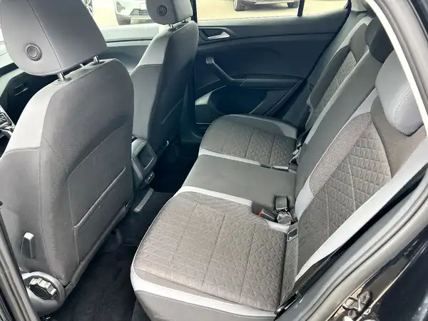 VW T-CROSS (12/27)