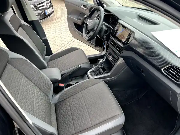 VW T-CROSS (21/27)