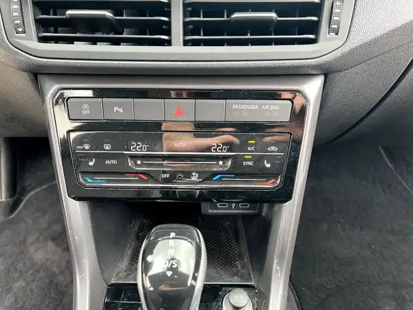 VW T-CROSS (24/27)