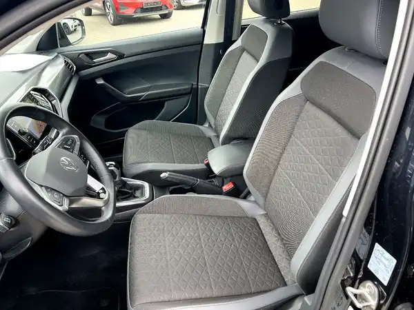VW T-CROSS (8/27)